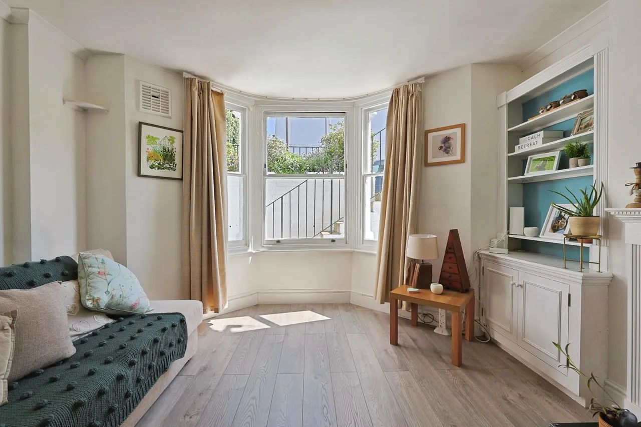 Harbut Road, London, SW11, photo 2