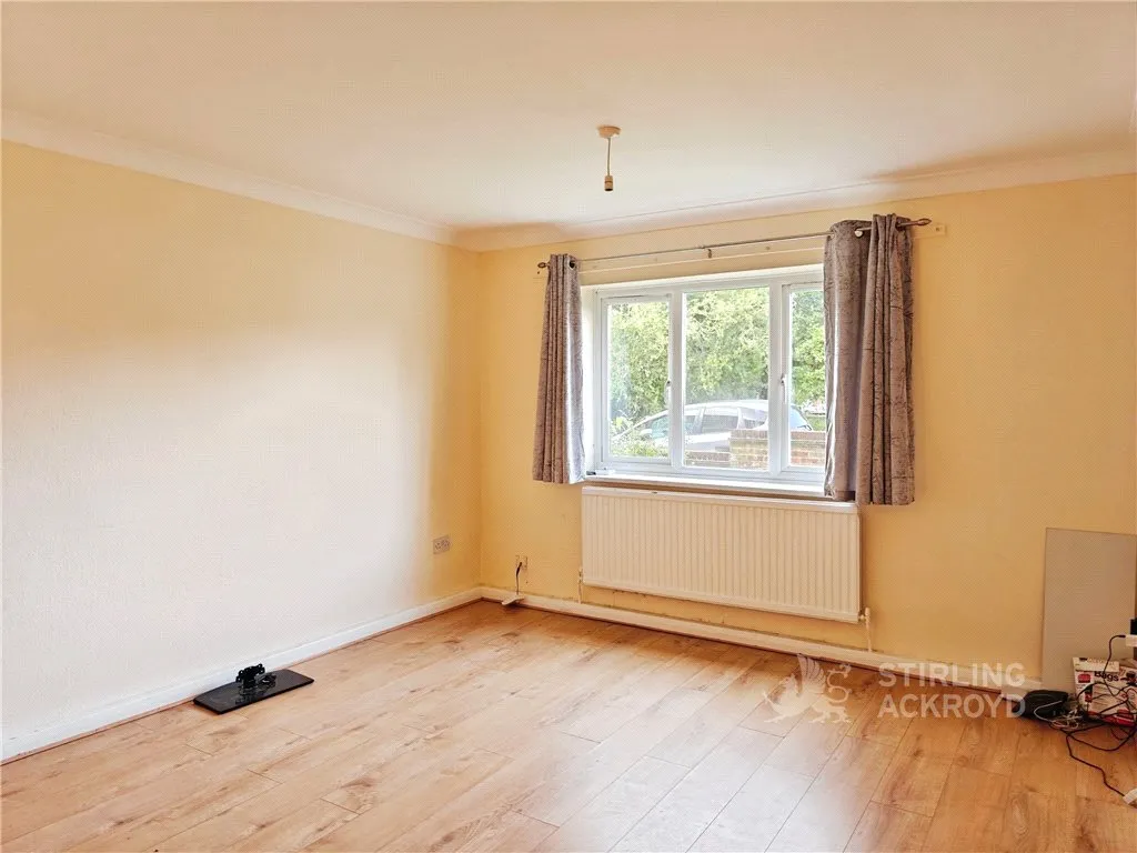 Fairlands Avenue, Fairlands, GU3, photo 3