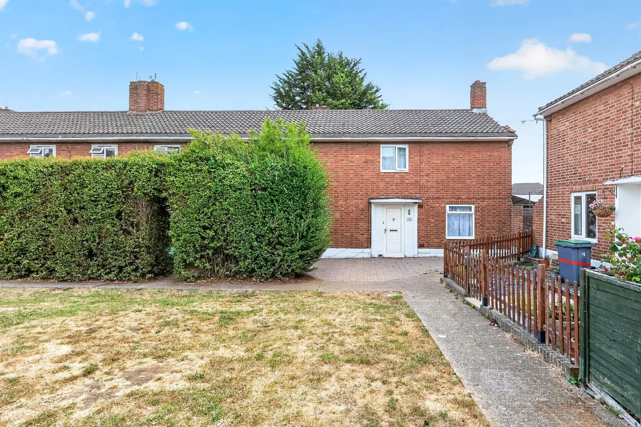 Willcocks Close, Chessington, KT9, photo 22