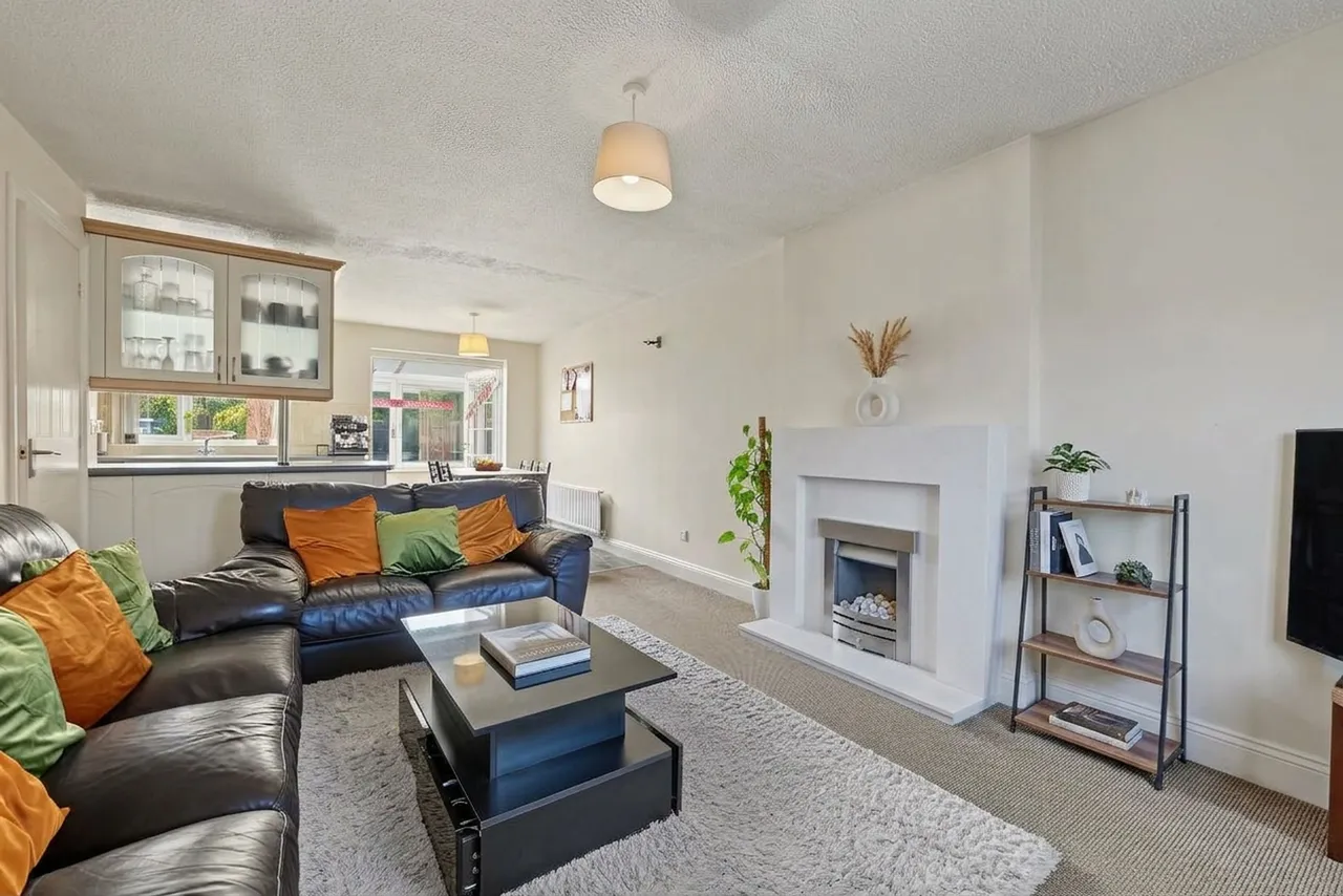 Edinburgh Close, Market Harborough, LE16, photo 2
