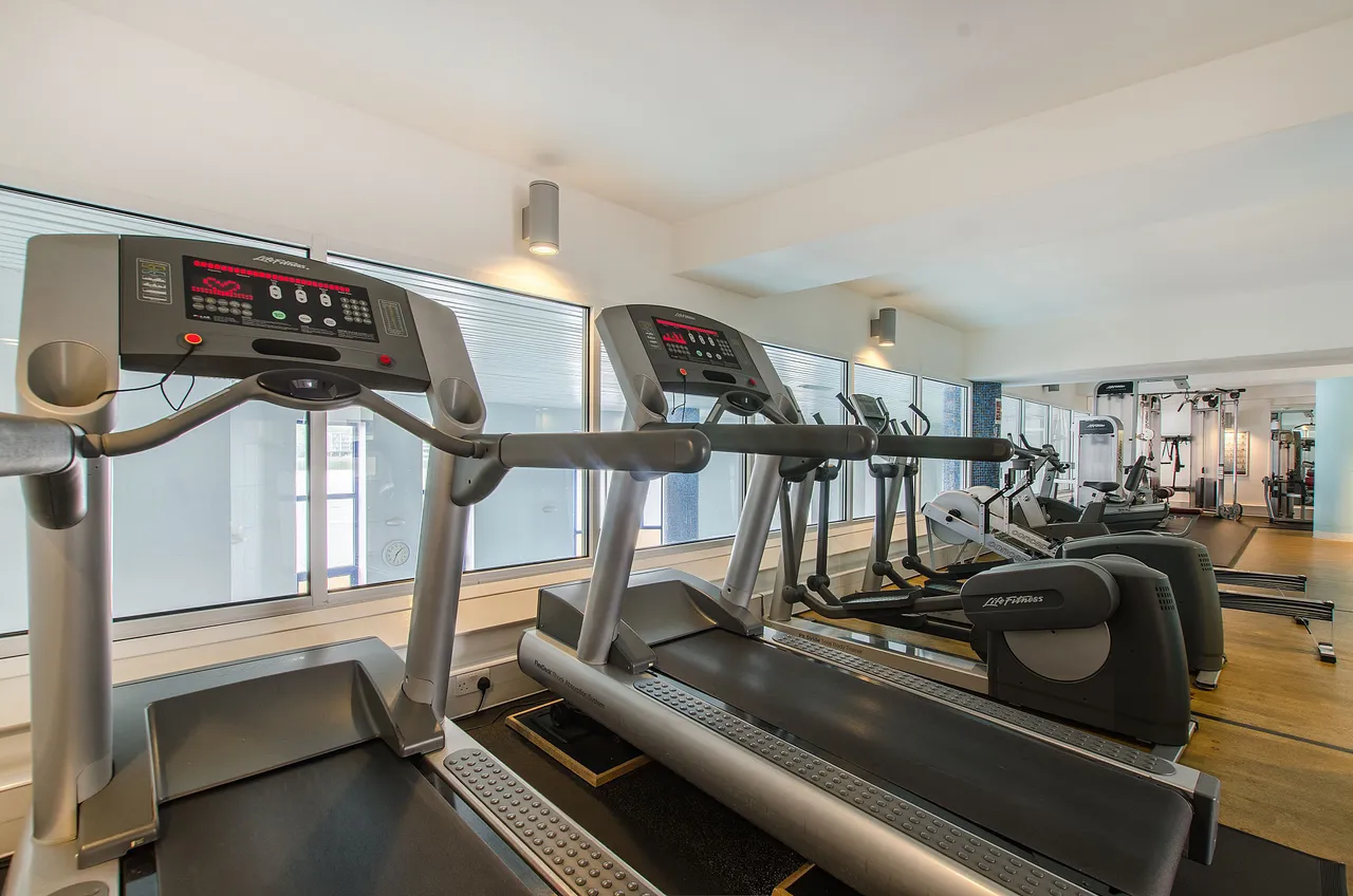 25 Poseidon Court, Homer Drive, London, photo 10