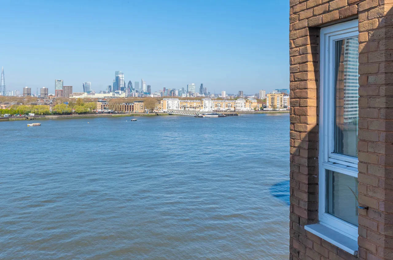 25 Poseidon Court, Homer Drive, London, photo 7
