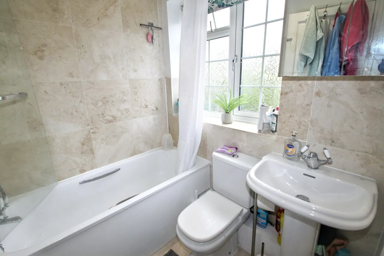 Stanford Close, Woodford Green, IG8, photo 18