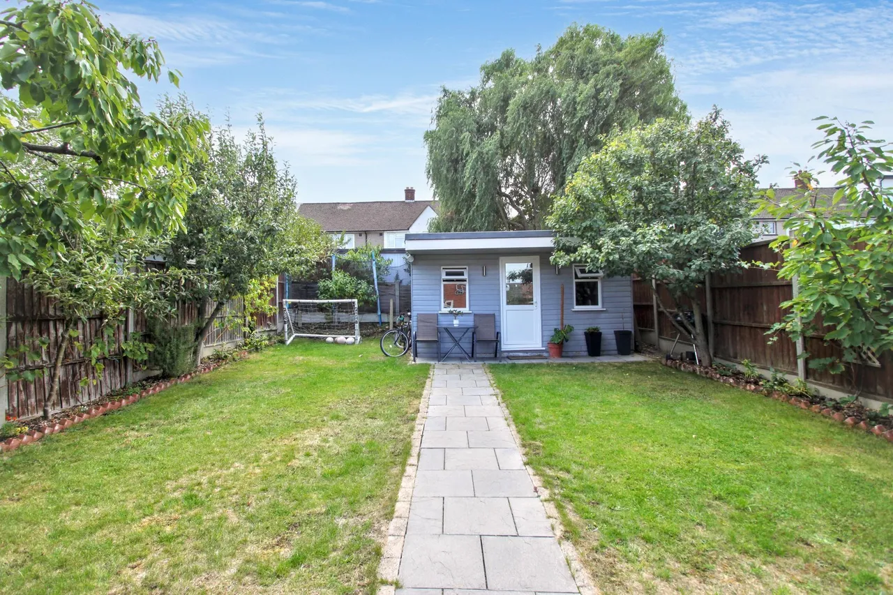 Stanford Close, Woodford Green, IG8, photo 22