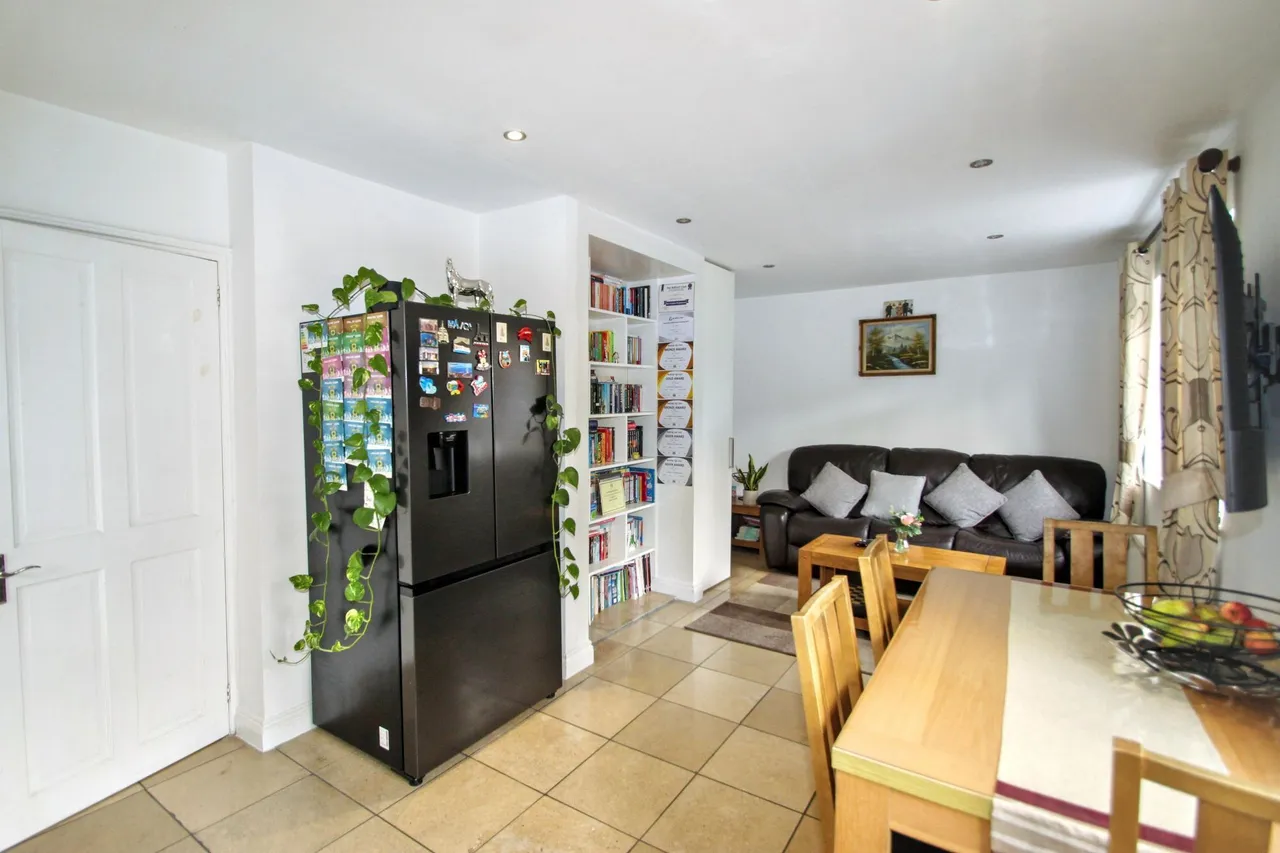 Stanford Close, Woodford Green, IG8, photo 6