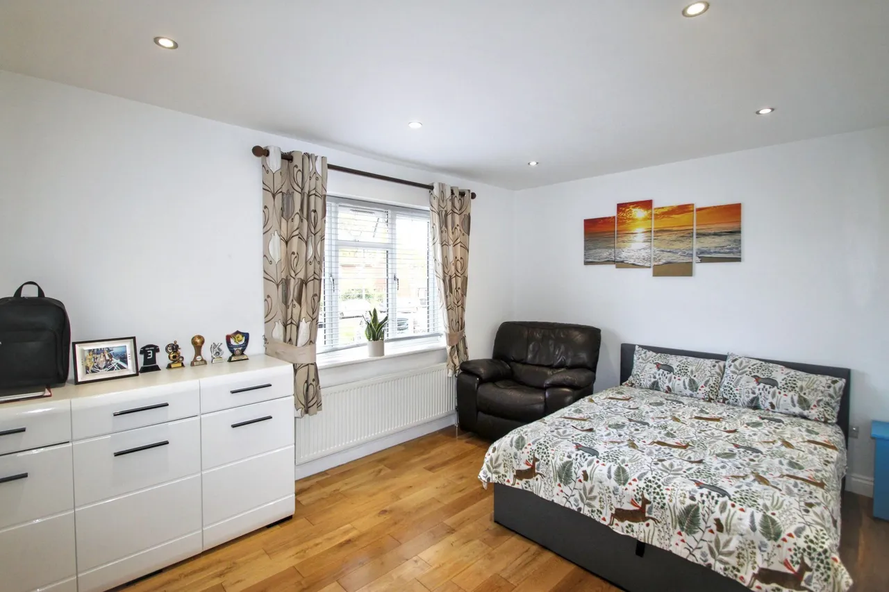 Stanford Close, Woodford Green, IG8, photo 3