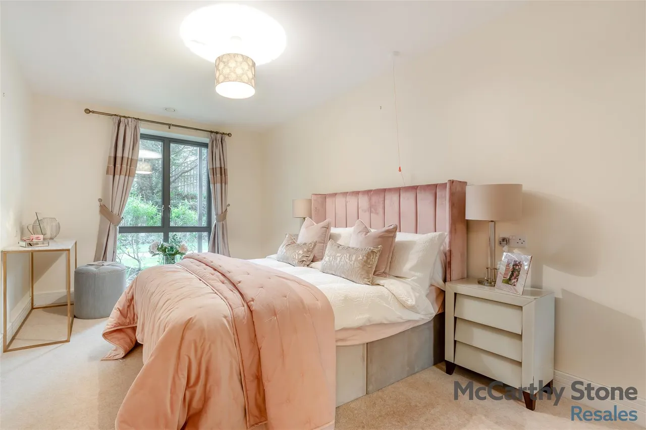 St. Georges Road, Cheltenham, GL50, photo 12