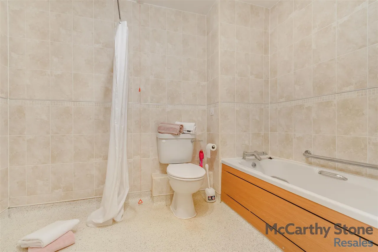 St. Georges Road, Cheltenham, GL50, photo 11