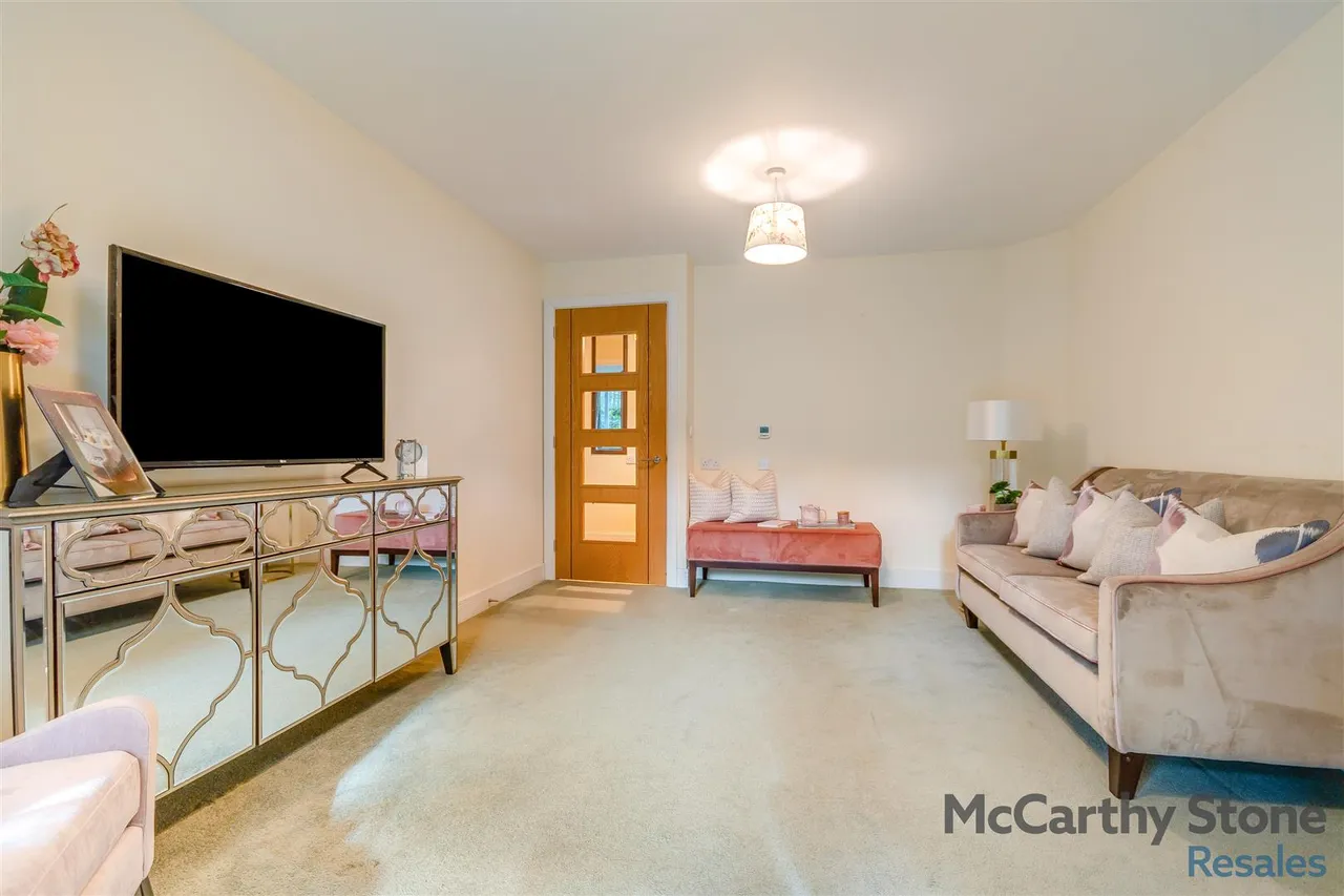 St. Georges Road, Cheltenham, GL50, photo 8