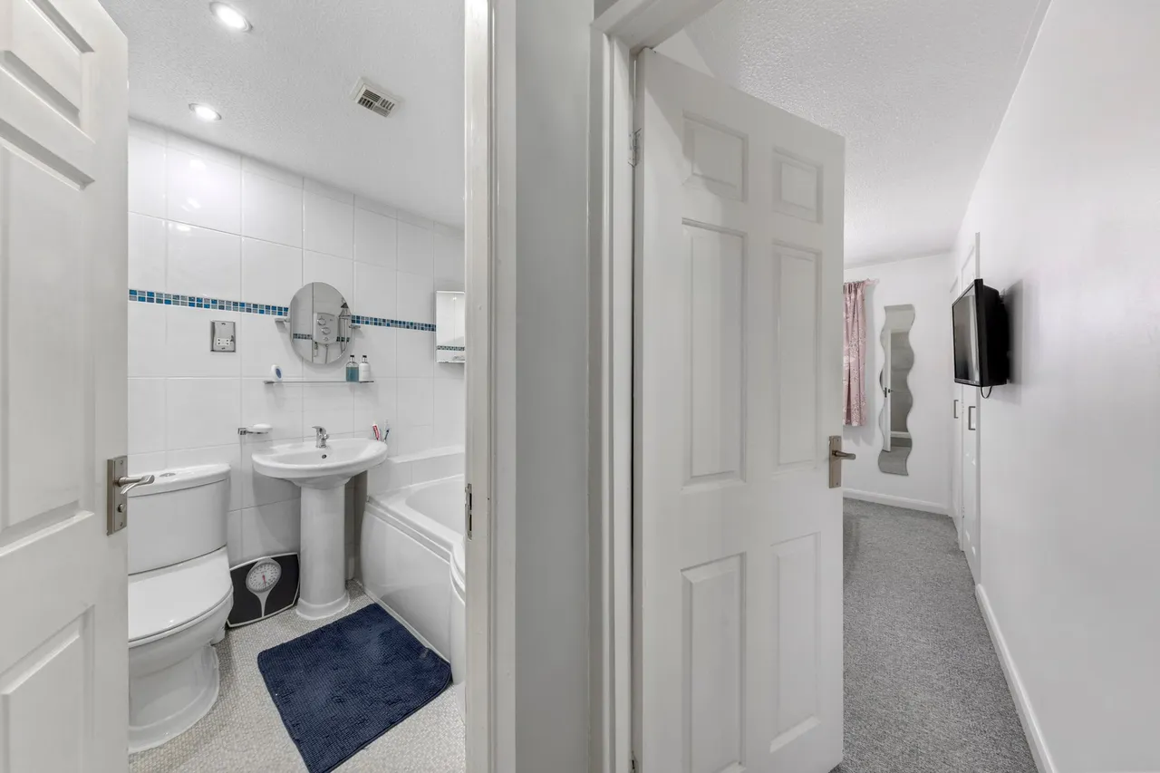 Raleigh Close, Old Hall, Warrington, Warrington, WA5 9QS, photo 8
