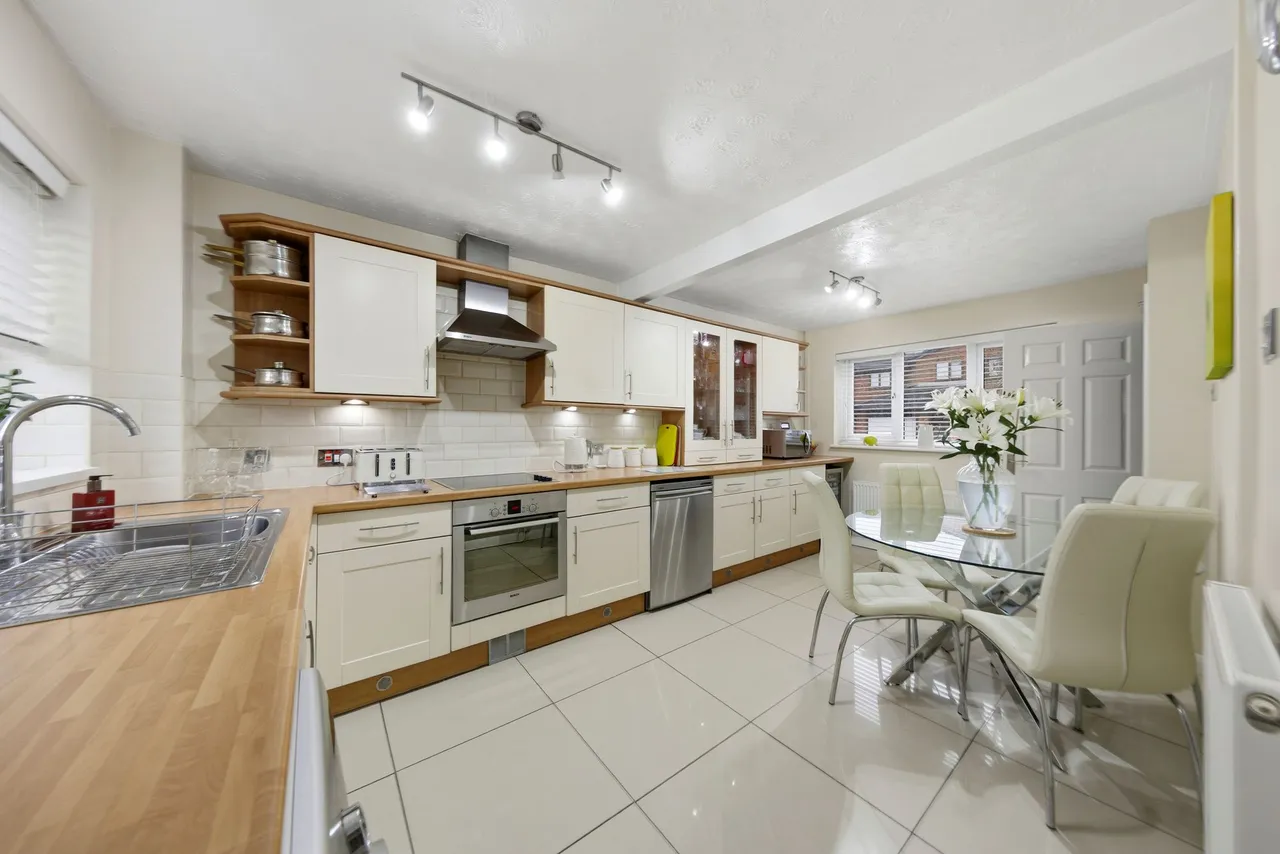 Raleigh Close, Old Hall, Warrington, Warrington, WA5 9QS, photo 3