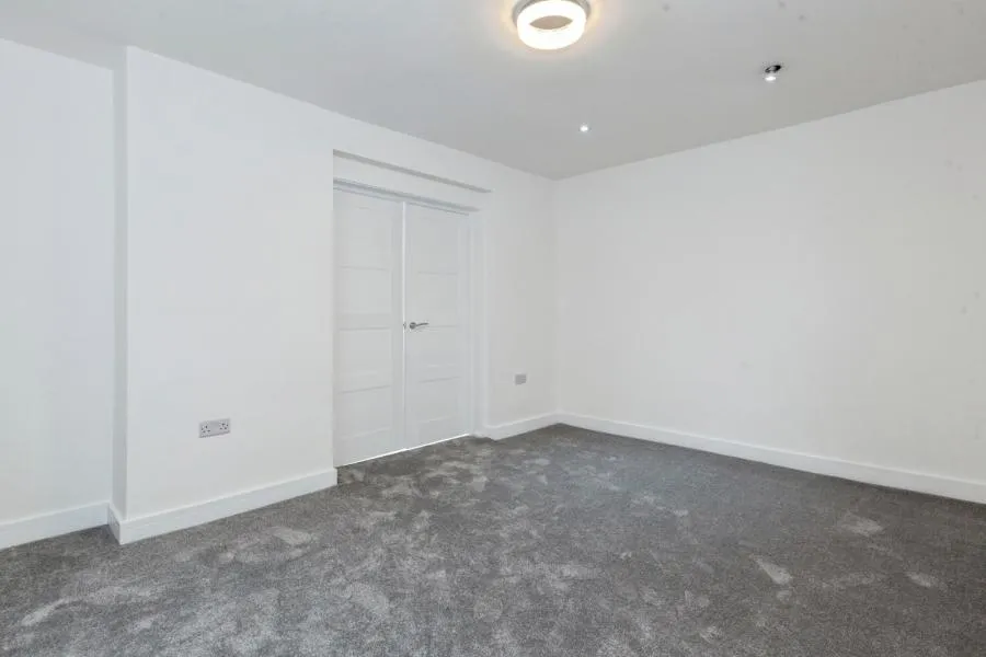 St. Georges Crescent, Slough, SL1, photo 5
