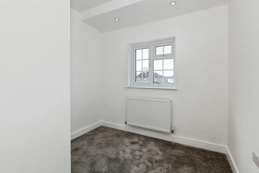 St. Georges Crescent, Slough, SL1, photo 13