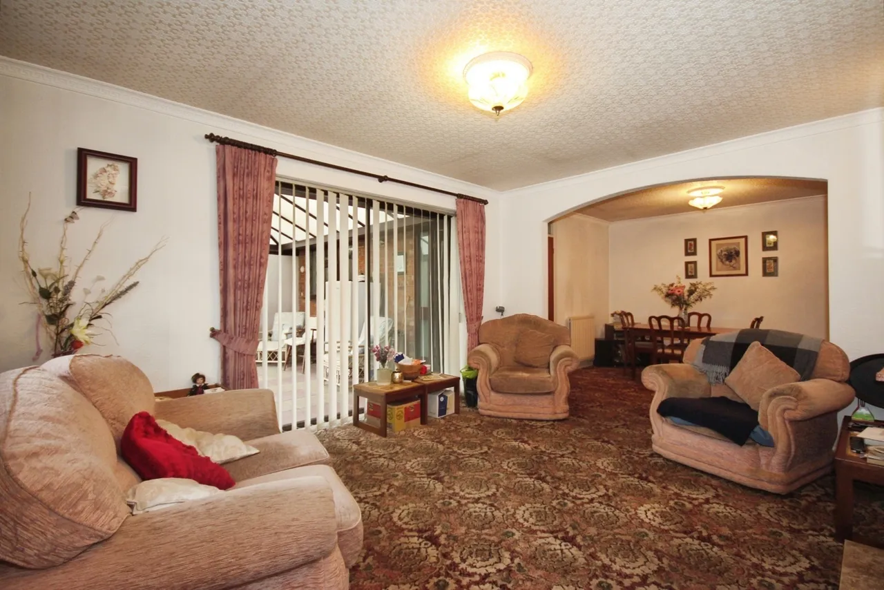 St. James Gardens, Bulkington, Bedworth, Warwickshire, CV12, photo 2
