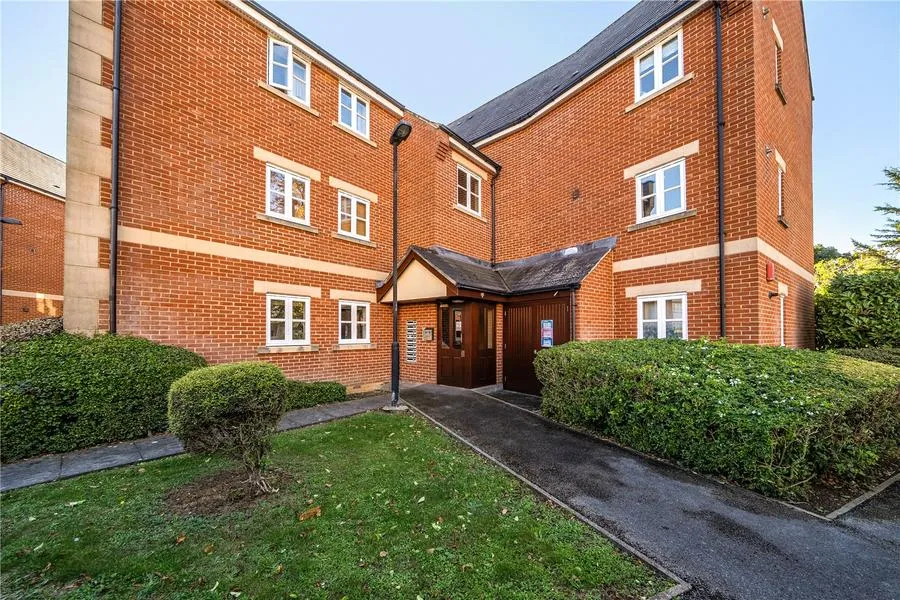 2 bed flat for sale, Bennett Crescent, Cowley, OX4