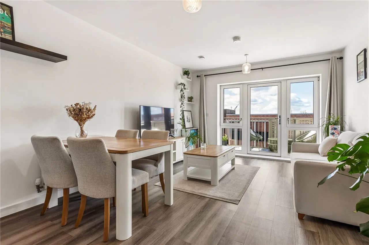 1 bed flat for sale — Springfield Drive, London, SW17