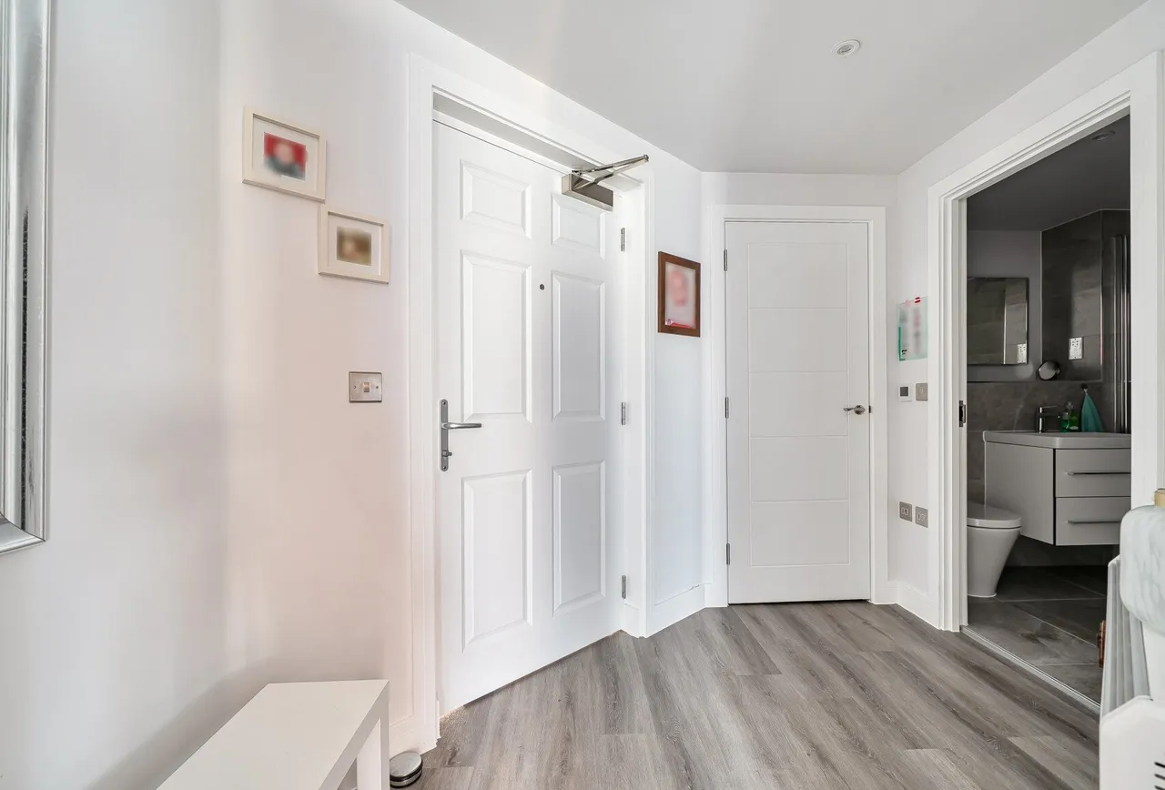 Bath Road, Cheltenham, GL53 7LS, photo 9