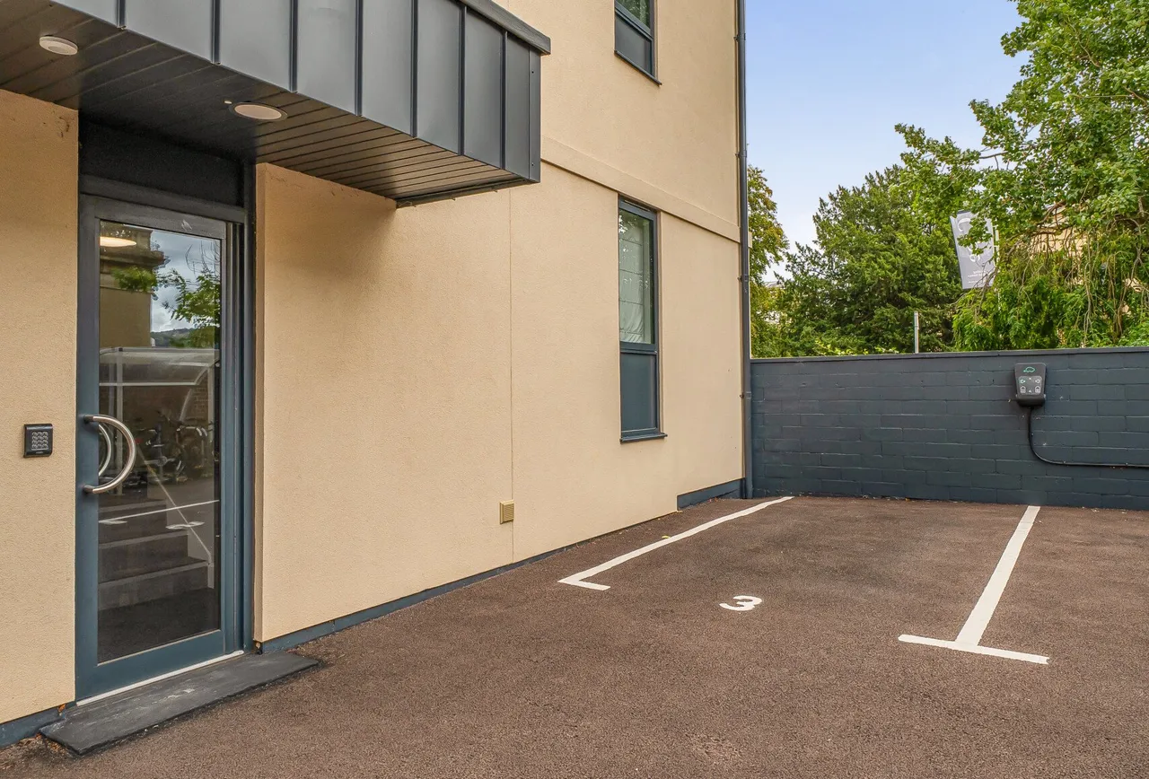 Bath Road, Cheltenham, GL53 7LS, photo 16