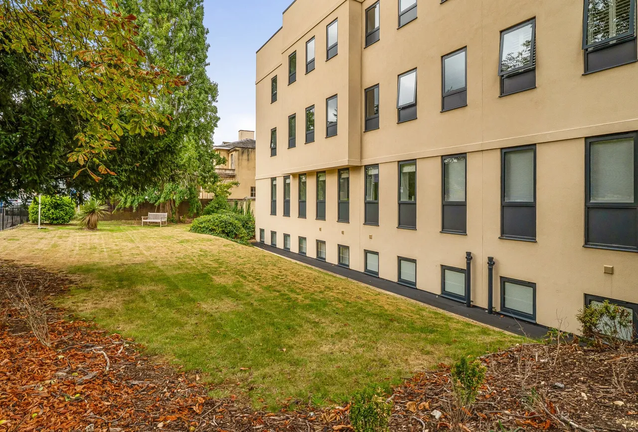 Bath Road, Cheltenham, GL53 7LS, photo 13