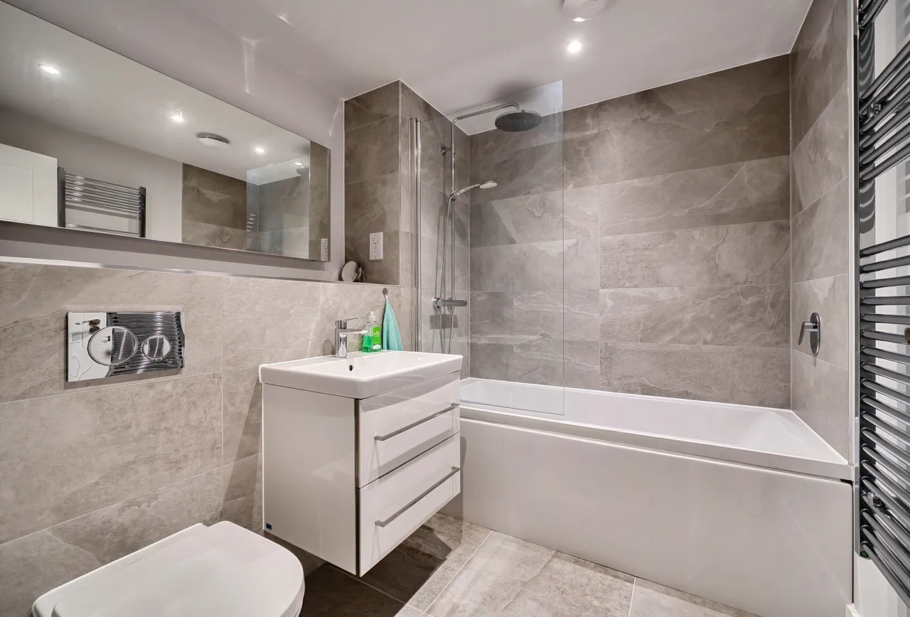 Bath Road, Cheltenham, GL53 7LS, photo 8