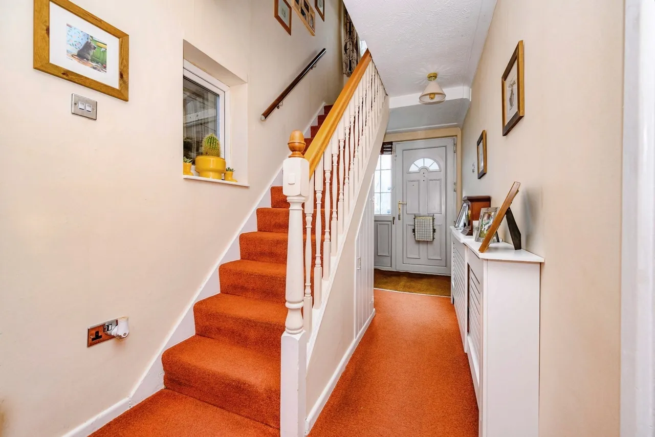 Clifford Crescent, Luton, Bedfordshire, LU4, photo 2