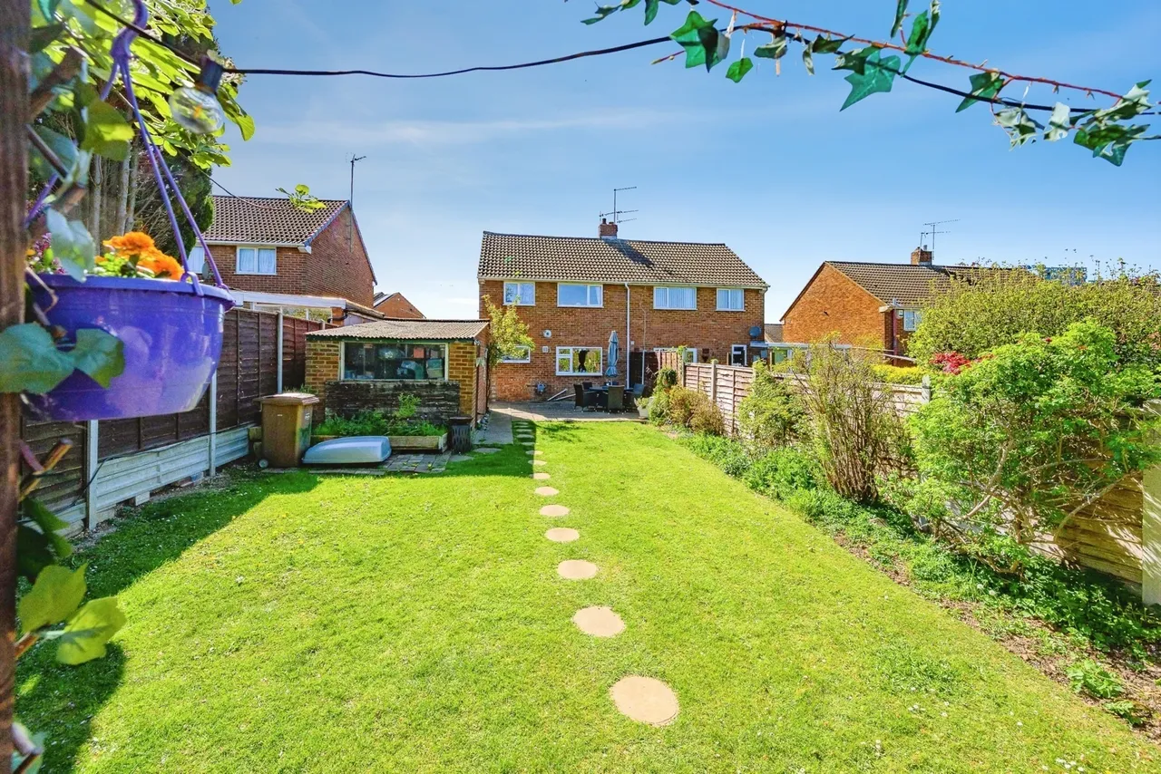 Clifford Crescent, Luton, Bedfordshire, LU4, photo 15