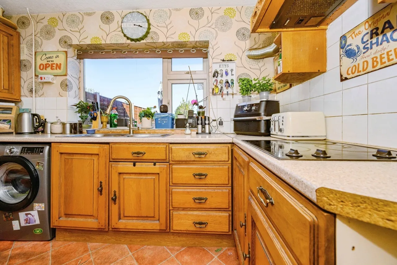 Clifford Crescent, Luton, Bedfordshire, LU4, photo 5