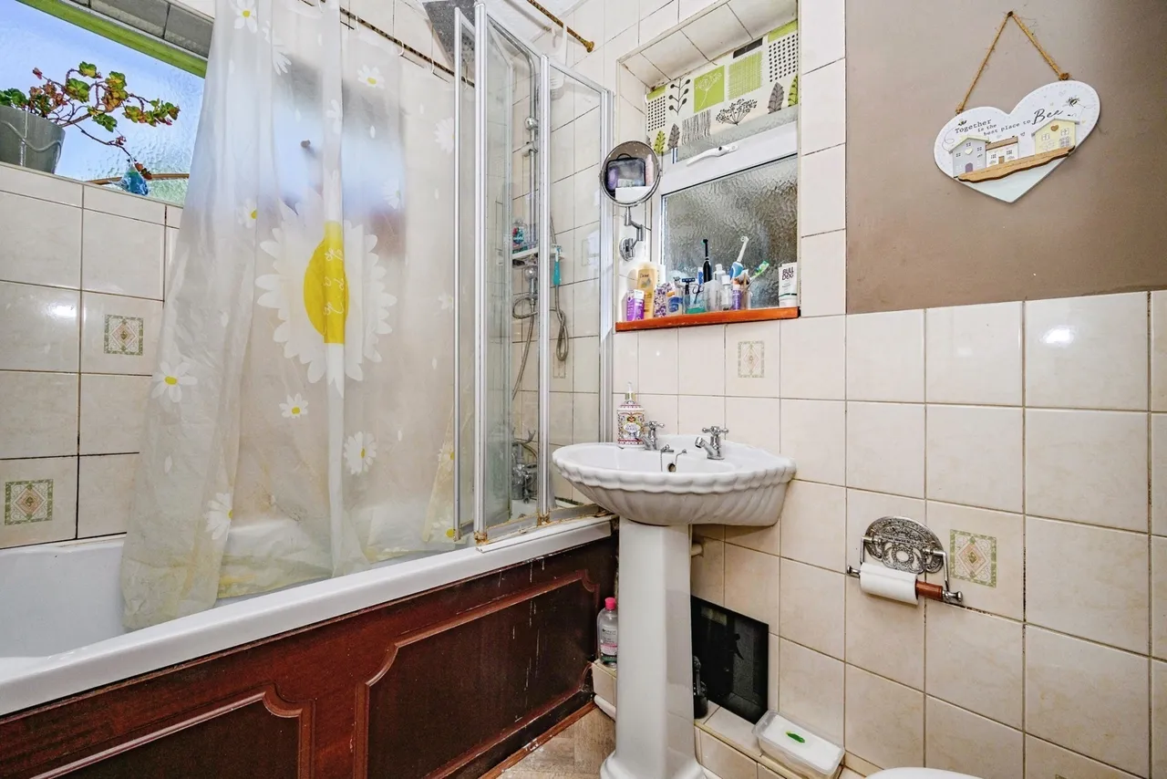 Clifford Crescent, Luton, Bedfordshire, LU4, photo 6