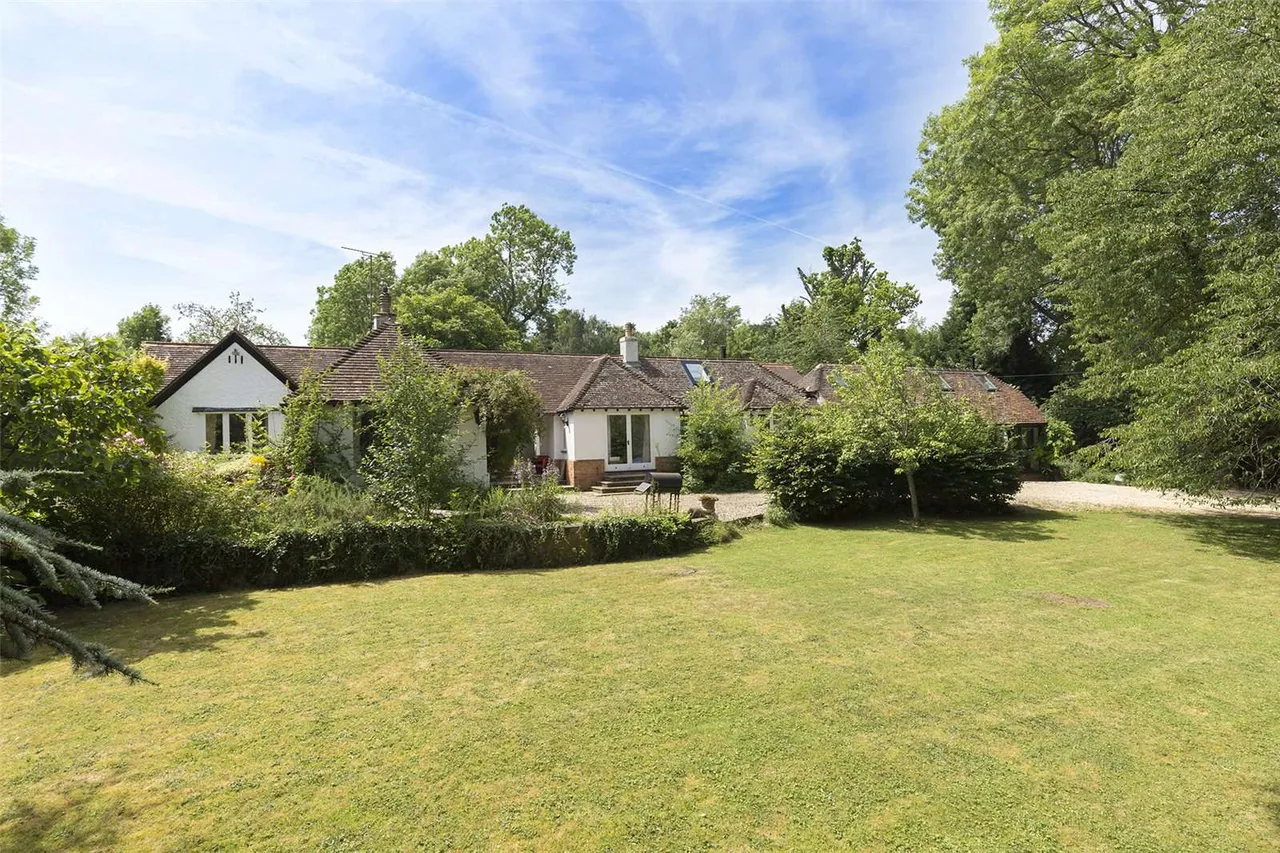 6 bed house for sale — Foscot, Bledington, Chipping Norton, Oxfordshire, OX7 6RW
