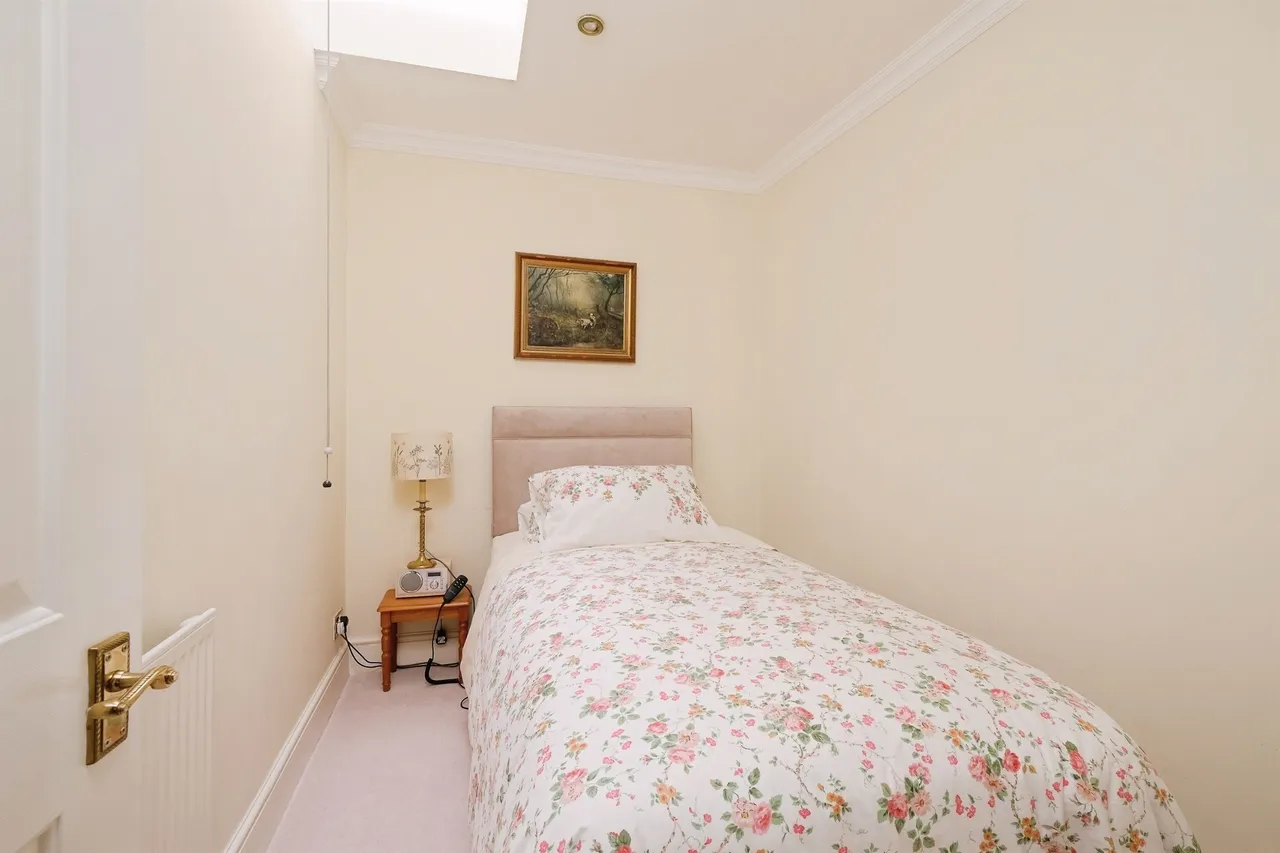 Agincourt Square, Monmouth, NP25, photo 10