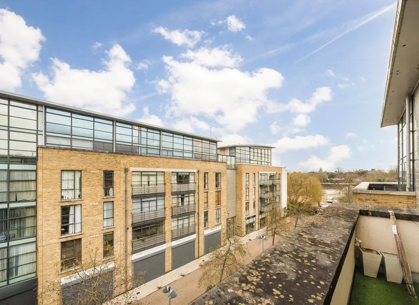 Ferry Lane, Brentford, TW8, photo 5