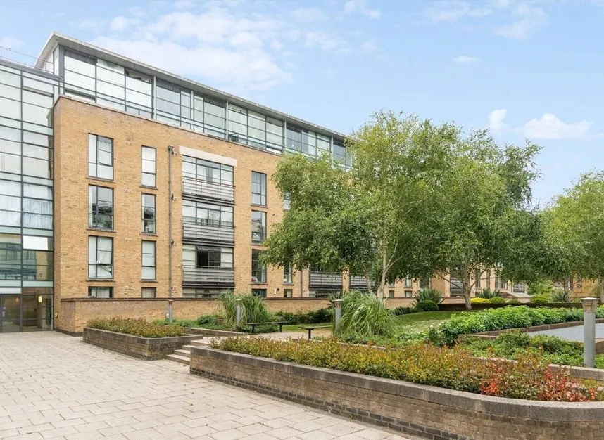 2 bed flat for sale — Ferry Lane, Brentford, TW8