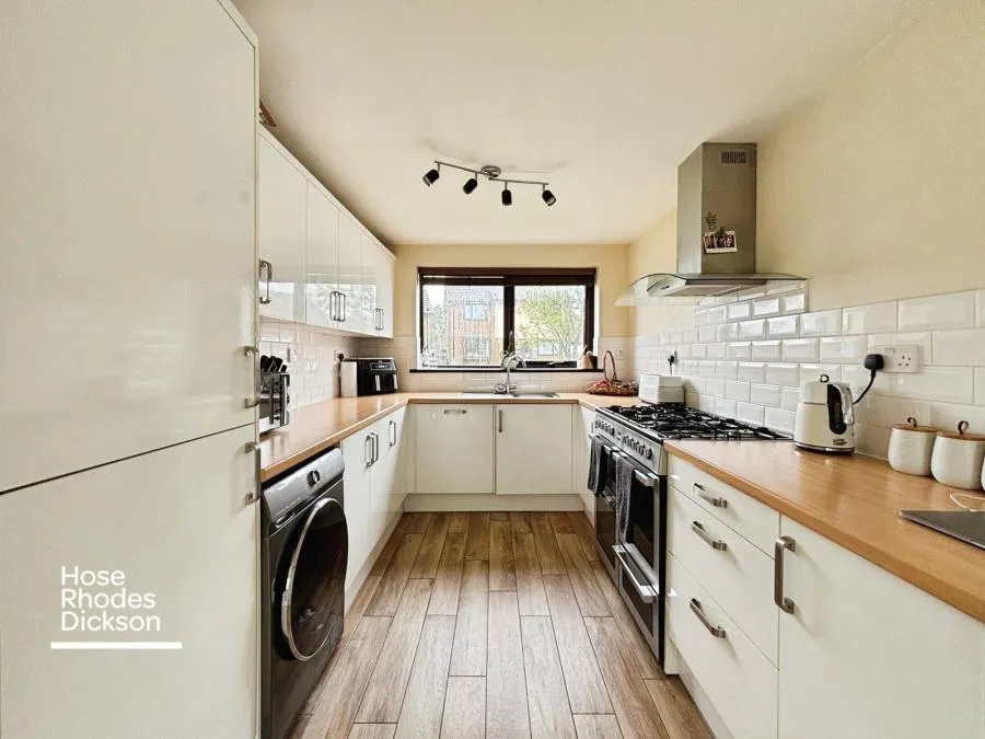 Chambers Drive, Apse Heath, PO36, photo 6
