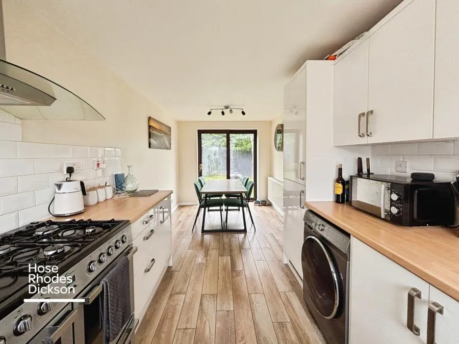 Chambers Drive, Apse Heath, PO36, photo 3