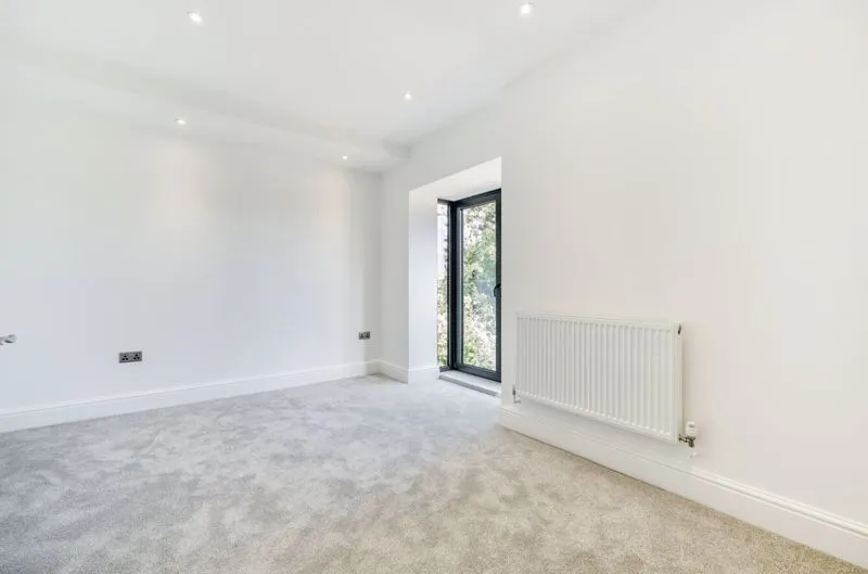 The Grove, Coulsdon CR5 2FU, photo 16