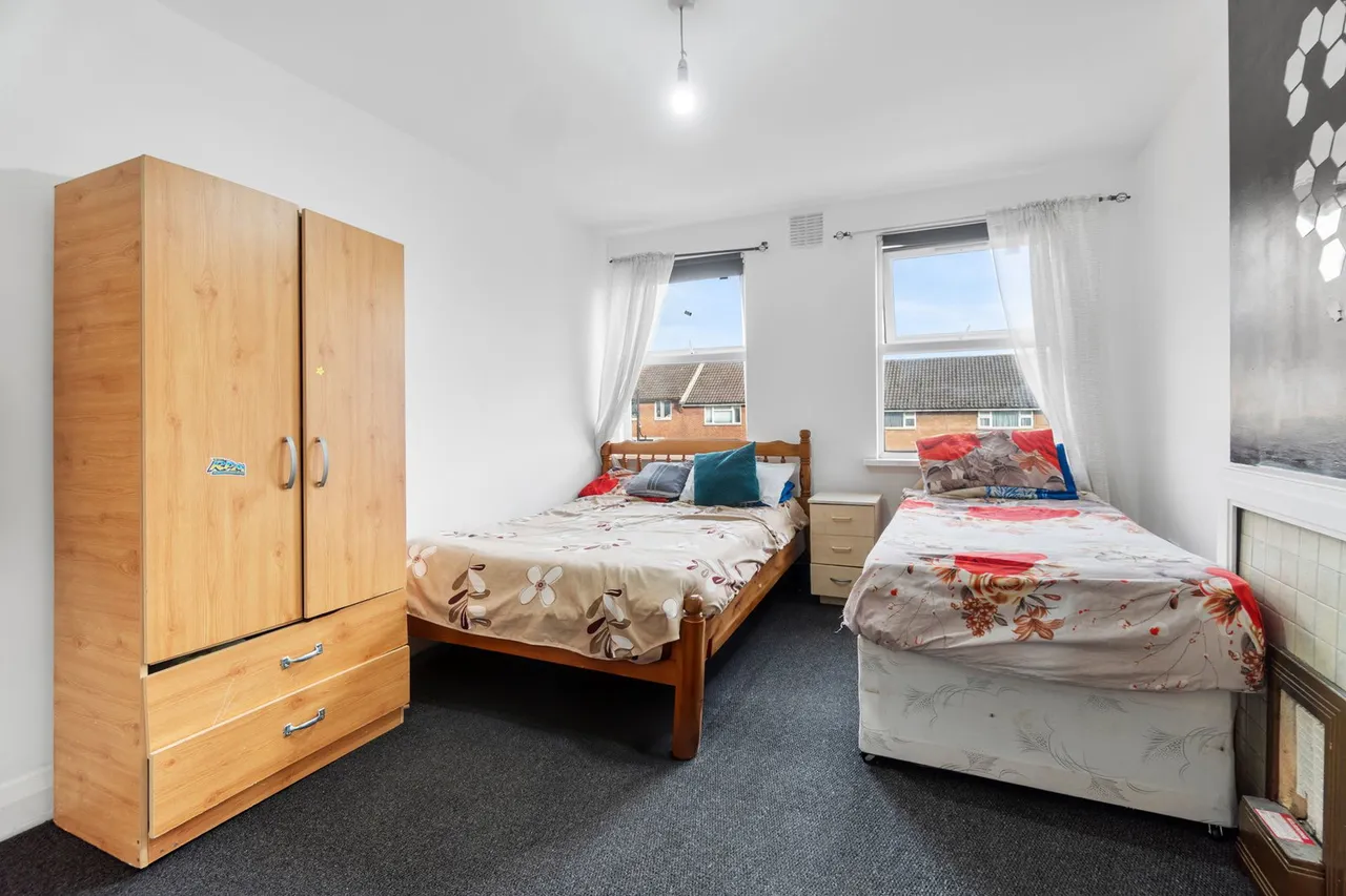 Collier Row Road, Romford, RM5, photo 9