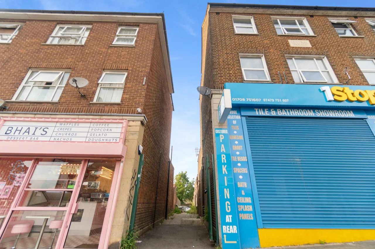 Collier Row Road, Romford, RM5, photo 11