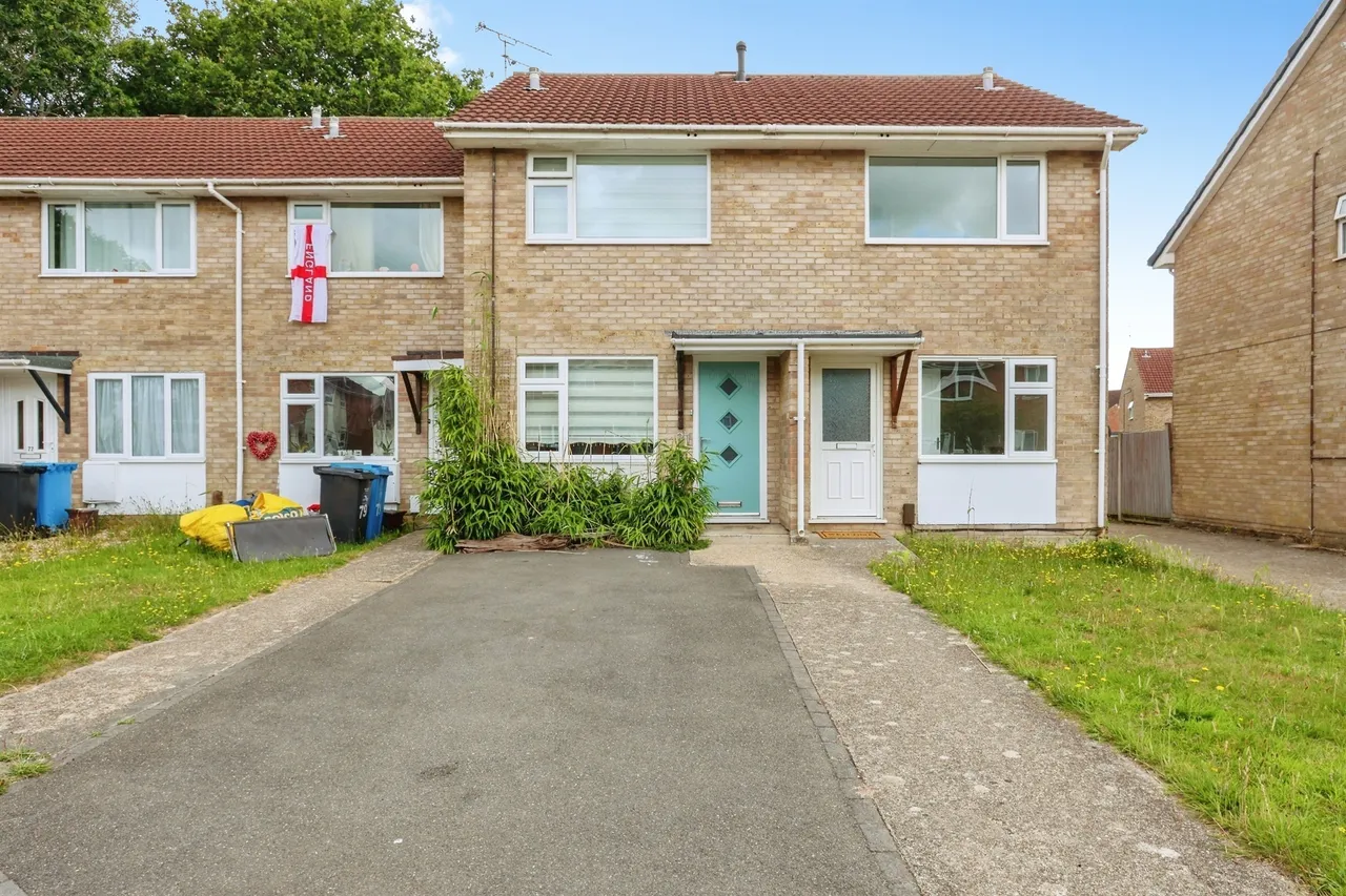 2 bed house for sale — Hewitt Road, Poole