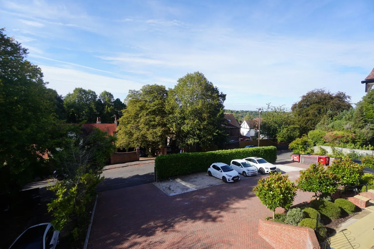 Rectory Avenue, HP13, photo 11