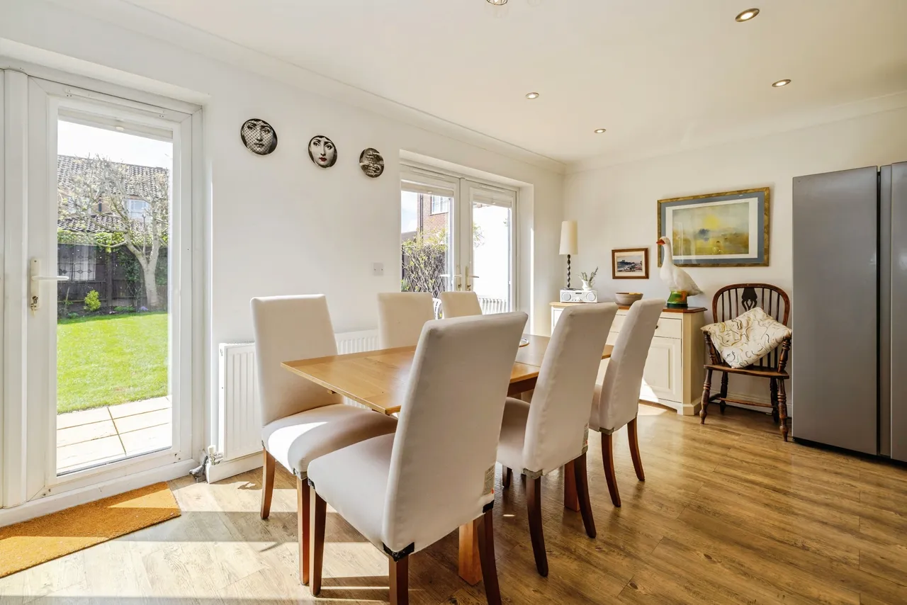 Headland Way, Navenby, LN5, photo 2