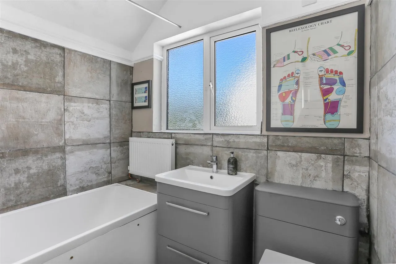 Queens Acre, Cheam Village, SM3, photo 15