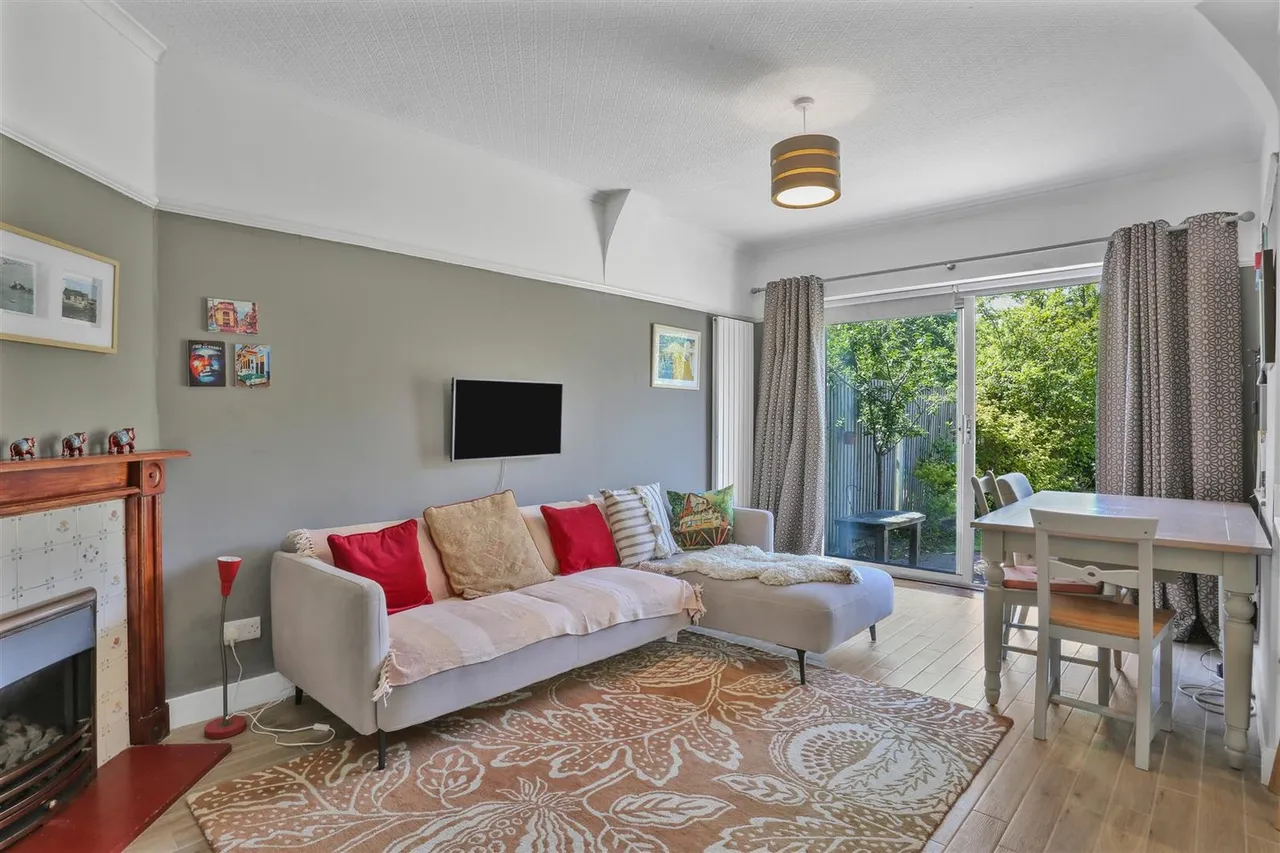Queens Acre, Cheam Village, SM3, photo 9