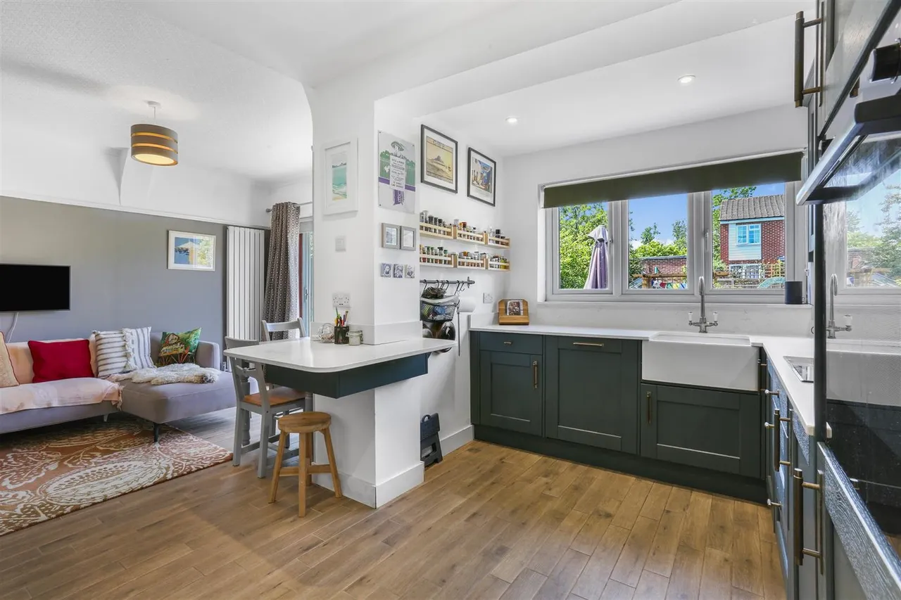 Queens Acre, Cheam Village, SM3, photo 7