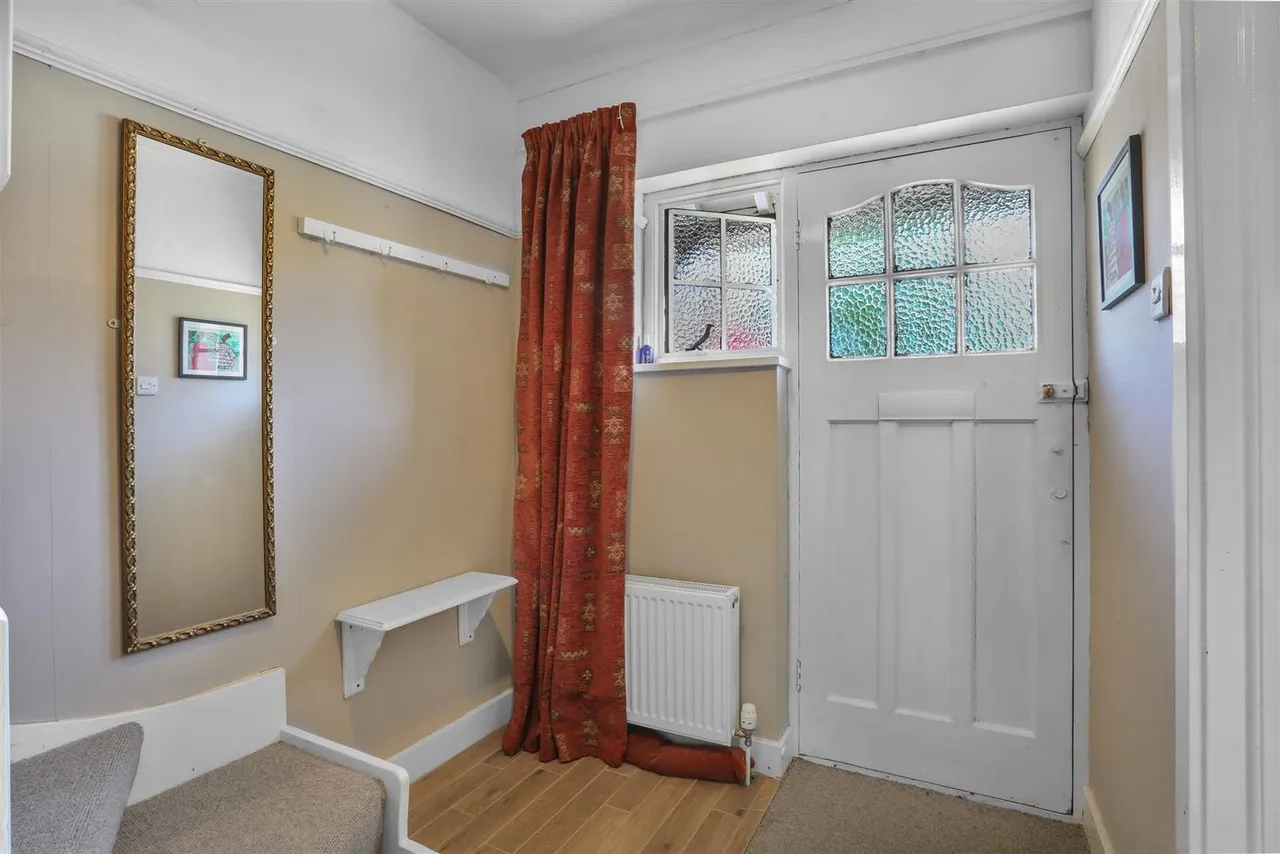 Queens Acre, Cheam Village, SM3, photo 20