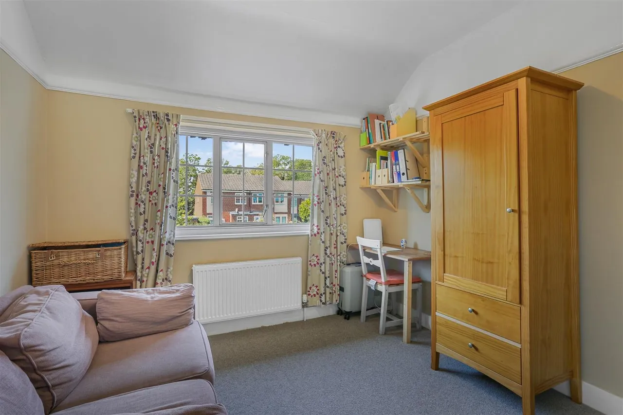 Queens Acre, Cheam Village, SM3, photo 19