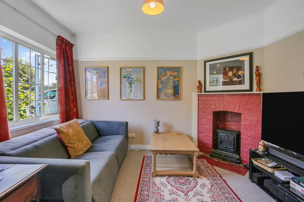 Queens Acre, Cheam Village, SM3, photo 4