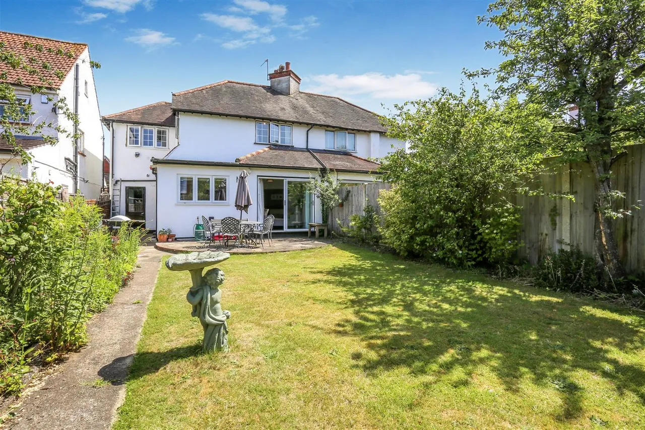 Queens Acre, Cheam Village, SM3, photo 11