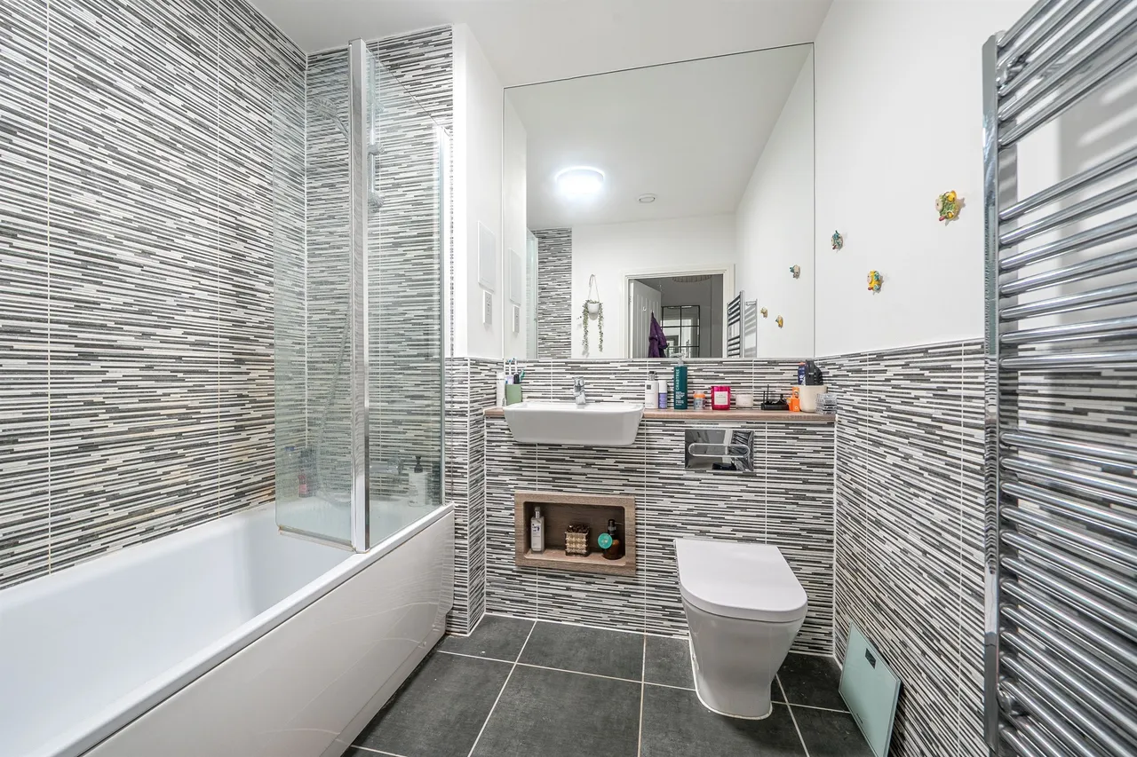 Toye Avenue, London, N20, photo 9