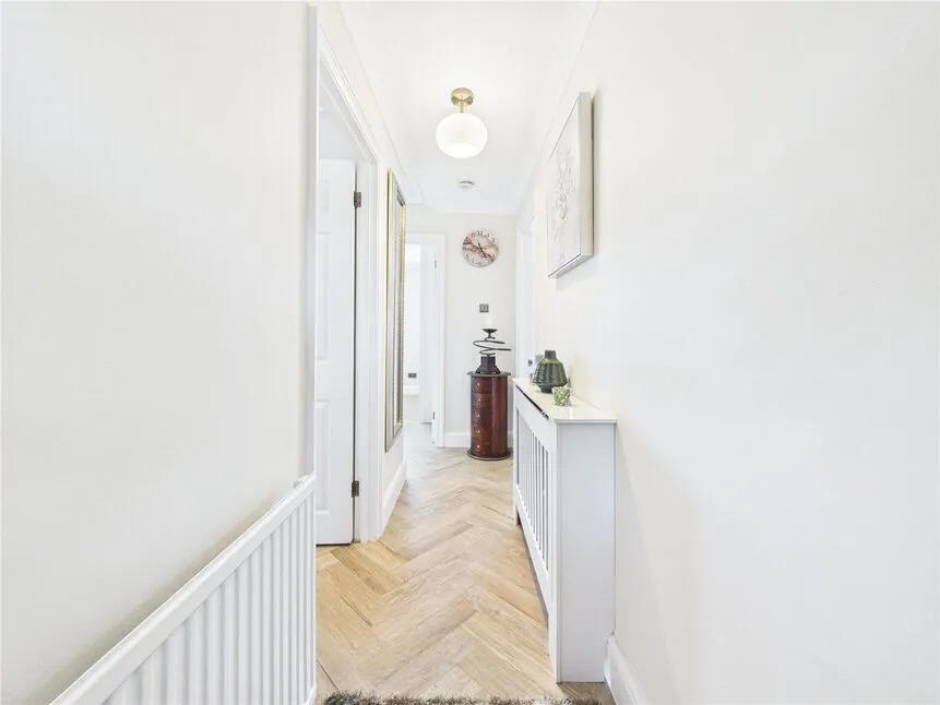 Soper Close, Chingford, E4, photo 9