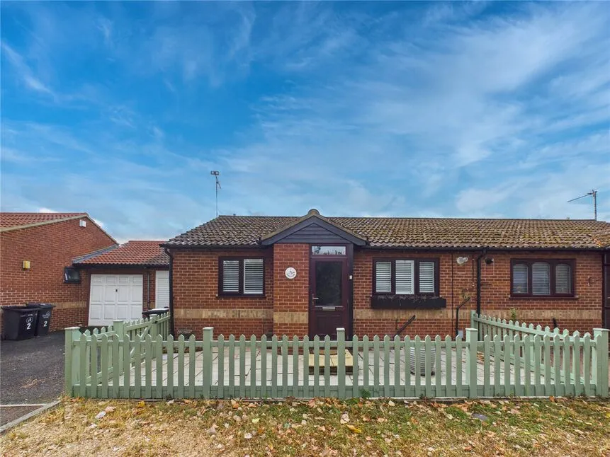 2 bed house for sale — Soper Close, Chingford, E4